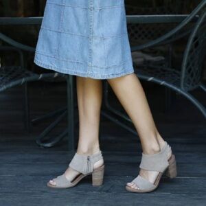 Toms Majorca Desert Taupe Chunky Block Heeled Sandals Size 8 Suede Cutout Spring